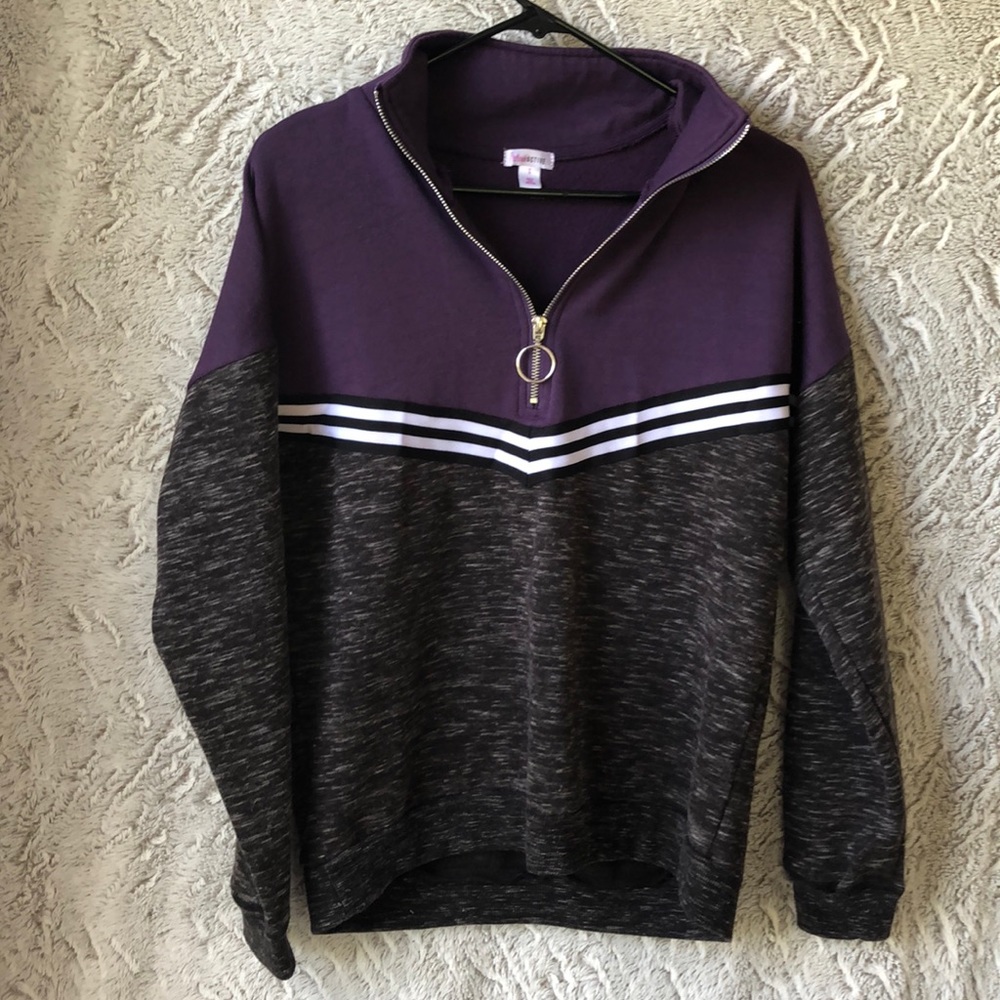 Woman’s quarter zip - Picture 3 of 6